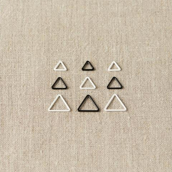 Cocoknits Triangle Stitch Markers: Black and white