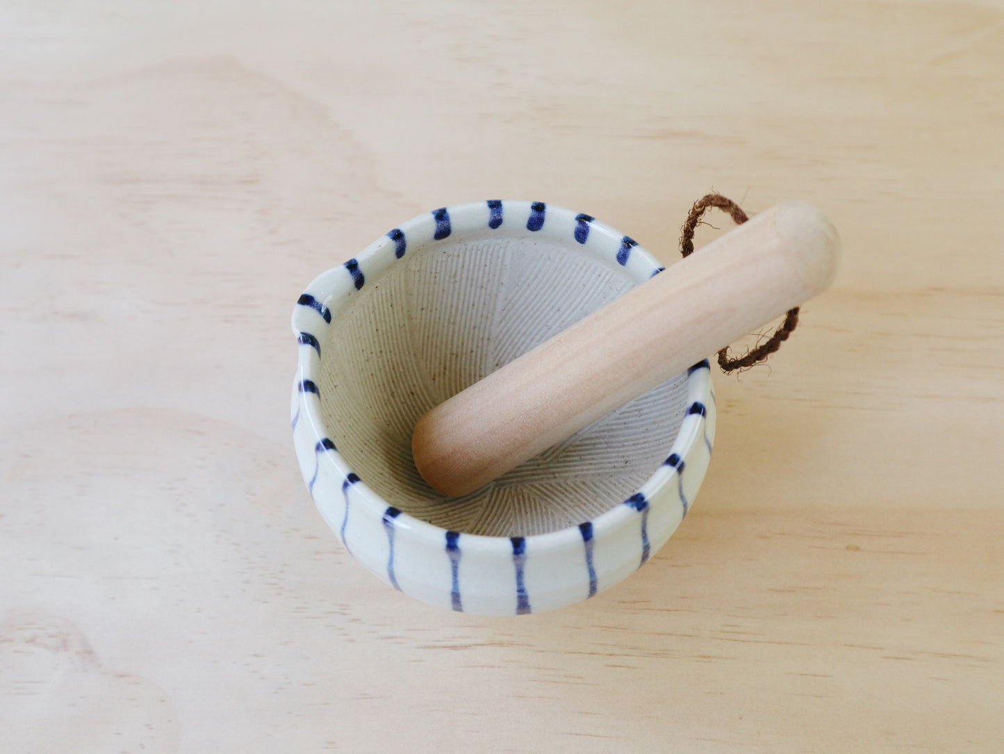 Japanese Ceramic Mortar and Pestle 小丸十草胡麻すり鉢