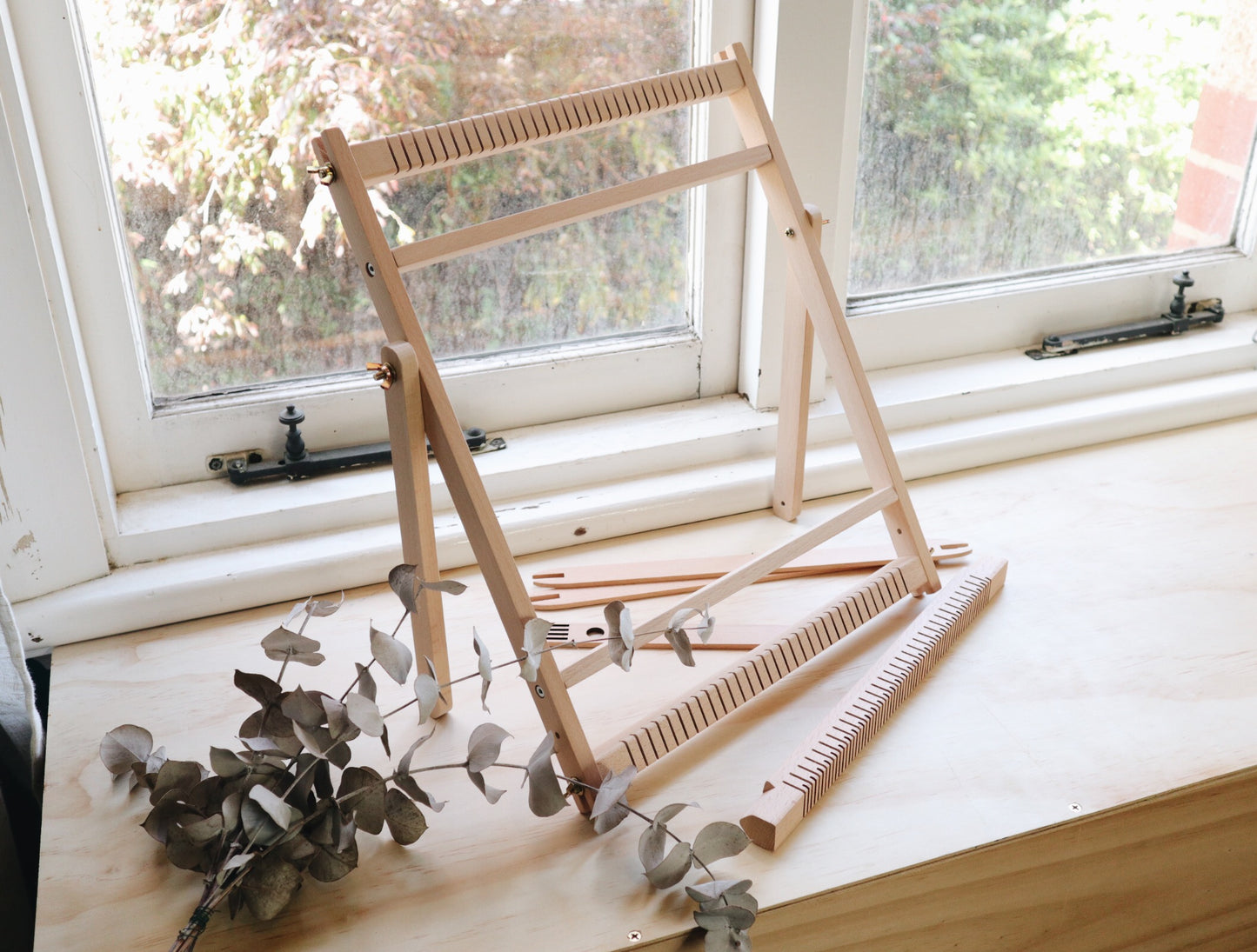 Hand weaving loom kit - Medium (with a PDF weaving for beginners booklet)